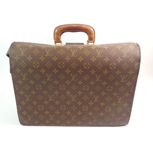 1370 - A Louis Vuitton briefcase 40.5cm wide