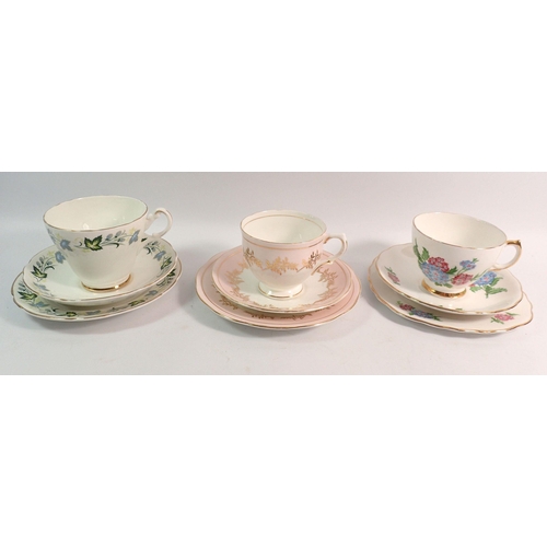 178 - A Salisbury pink and gilt vintage tea service with six cups and saucers, tea plates and cake plate p... 