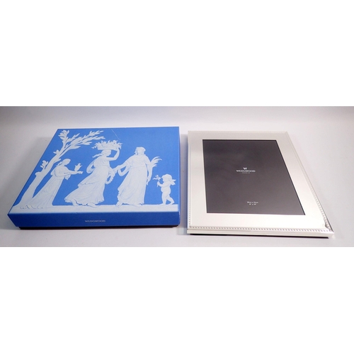 260 - A Wedgwood silver plated and mirrored large photograph frame, boxed as new, 32 x 27cm