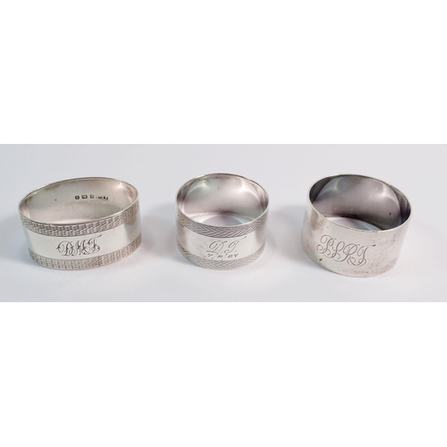 288 - Three silver napkin rings, 86g