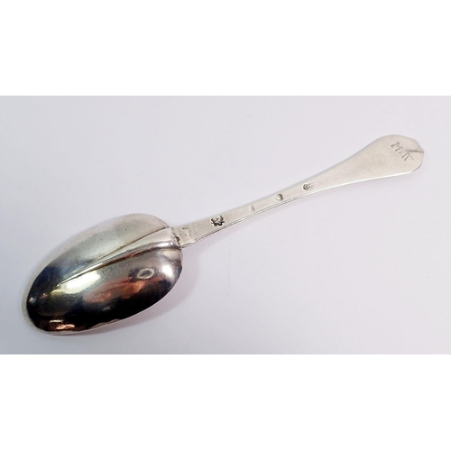 331 - An early 18th century rat tailed silver spoon, London, 20.5cm long