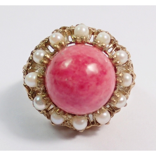 401 - A vintage 9 carat gold cluster ring set rhodonite and pearls with receipt, size O, 8.7g