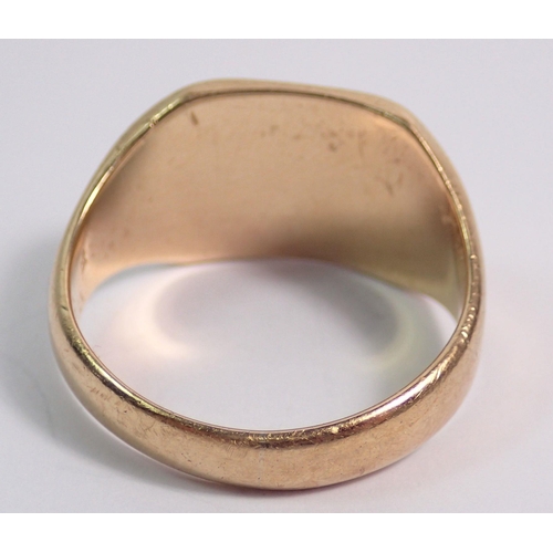 409 - A 9 carat gold signet ring, size V, 8.5g