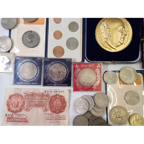 624 - A box of various coins including commemorative and decimal coin sets etc plus large commemorative Ma... 