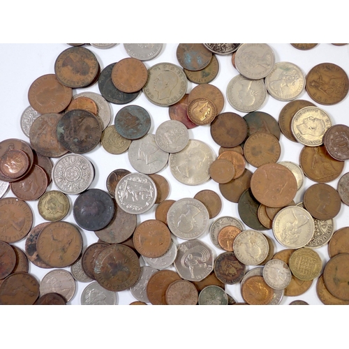 626 - A group of British coins and banknotes including 92g total weight of pre 1947 silver coins, various ... 