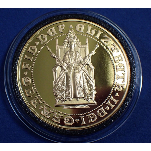 808 - An Elizabeth II 500th Anniversary 22 carat gold proof £5 sovereign, 39.94g, cased with COA