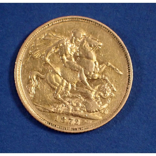 810 - A Victoria 1872 young head gold sovereign