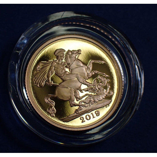 815 - An Elizabeth II gold proof sovereign 2019 in presentation box with certificate issue: 6987 Cond: Unc