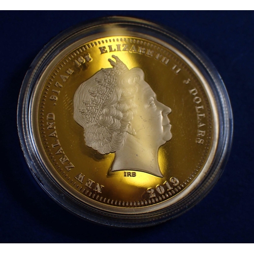 816 - An Elizabeth II gold double sovereign, Victoria's 200th Anniversary 2019 limited edition 399 coins, ... 