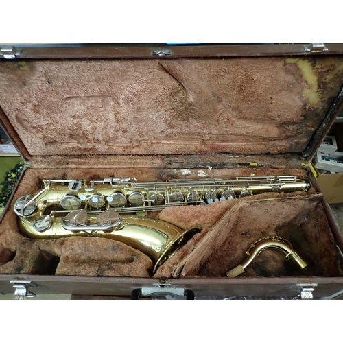 914 - A Yamaha saxophone in case