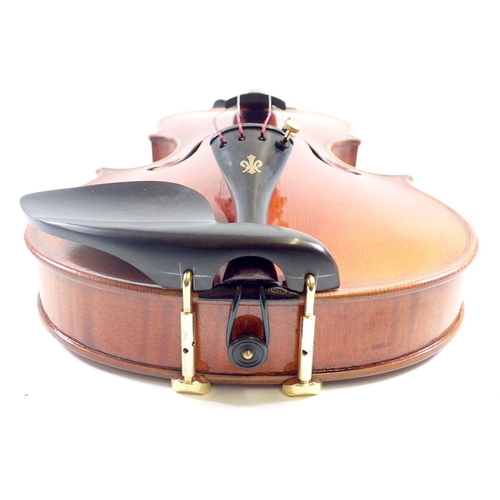 915 - An early 20th century hand made violin in fitted case, 14