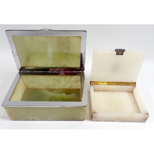 981 - A Royal Signals marble cigarette box, 12cm - a/f and an onyx cigarette box, 17cm wide