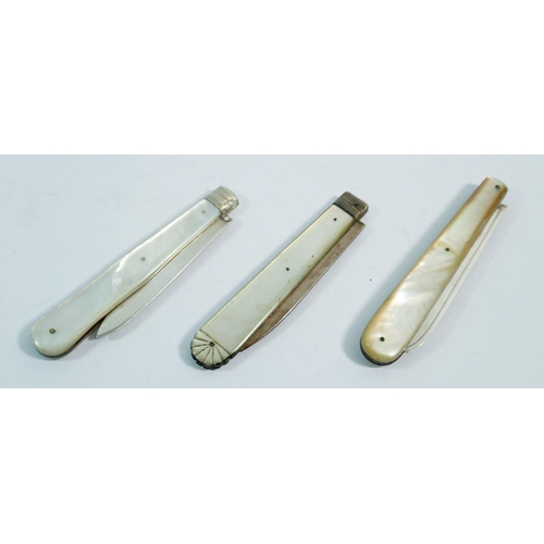 239 - Three mother of pearl handled and silver fruit knives, largest 8cm