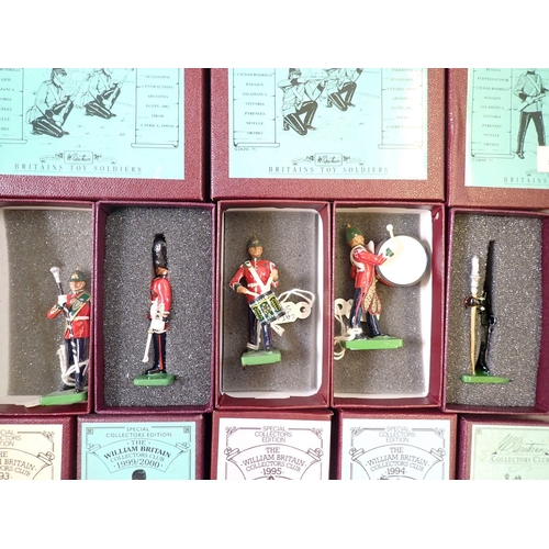 704 - A group of Britains boxed military figures including 8814-8818 Sherwood Foresters, 8819 16th Queens ... 