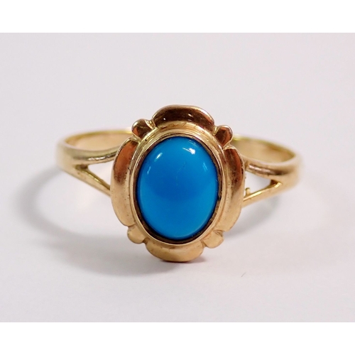 291 - A 9 carat gold oval turquoise ring, size Q-R, 2.2g