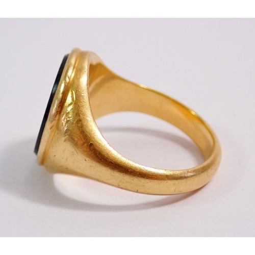 298 - A gold gentlemens signet ring set bloodstone, 10g, size O to P, unmarked but tested as 18ct gold