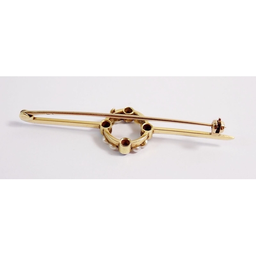 326 - An Edwardian 15 carat gold and platinum pearl and sapphire circular set bar brooch, 4g, 6cm