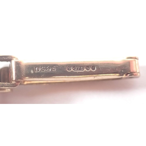 524 - A 9 carat gold Rotary ladies wristwatch and 9 carat gold strap, total weight 18.6g