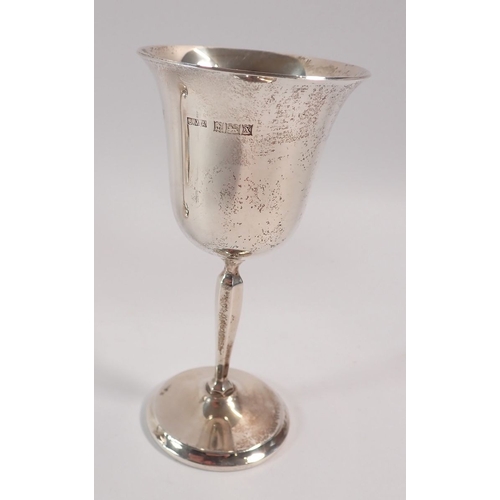 155 - A set of four small silver goblets, Birmingham 1972, 10.5cm tall, makers JM-A, 262g