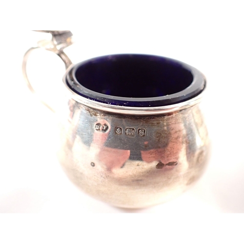 166 - A silver Deakin & Francis Ltd three piece cruet set, Birmingham 1917, tallest item 7cm, 70g