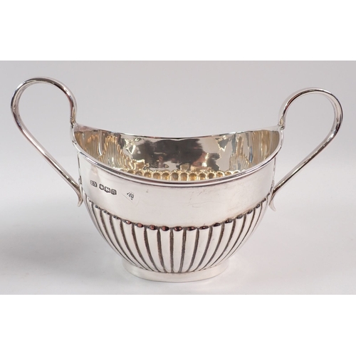 186 - A Viners silver half gadrooned sugar bowl and milk jug, Sheffield 1930, 455g