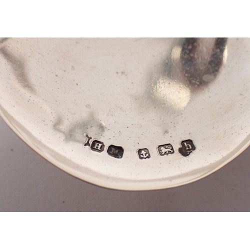 197 - A silver trefoil form ring stand, Birmingham 1907 by Henry Matthews, 34g