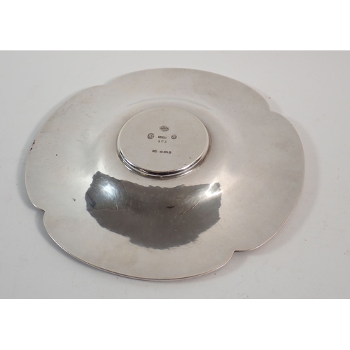 200 - A Georg Jensen silver dish with import marks for London 1925, 150g 15.5cm diameter