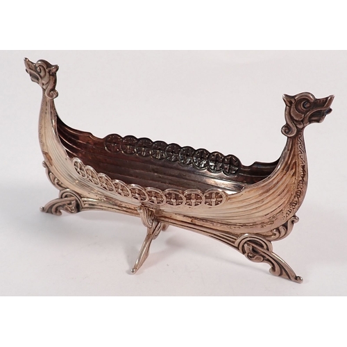 204 - An 830 standard silver Scandinavian viking ship, 10cm long, 33g
