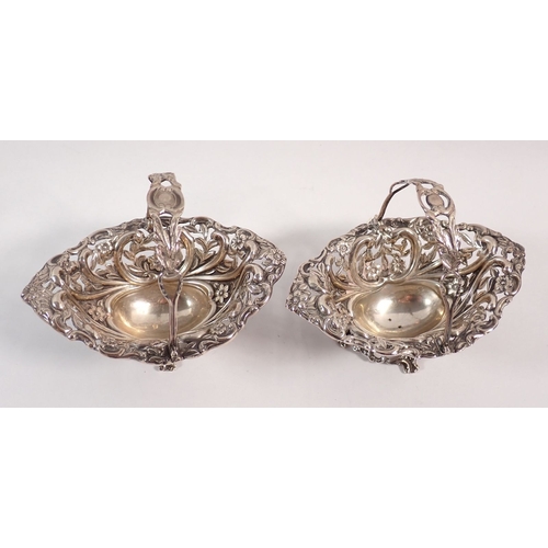 207 - A pair of silver miniature baskets with embossed and pierced floral decoration by Henry Matthews, Bi... 