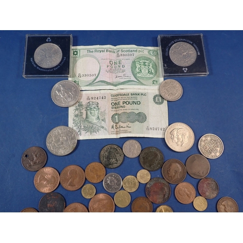539 - A quantity of British and World coinage, some silver content plus 2x one pound Scottish banknotes Co... 
