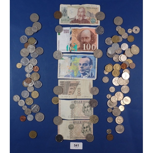 541 - A collection of World coins and banknotes including France, Italy, Netherlands, USA etc