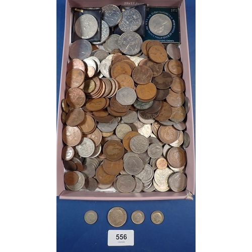 556 - A group of British coins to include Victoria-Elizabeth II, pennies, half pennies, sixpences, shillin... 