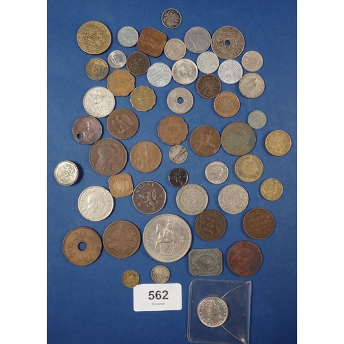 562 - A small group of World coins including silver content examples, USA quarter dollar 1902, Finland 25 ... 
