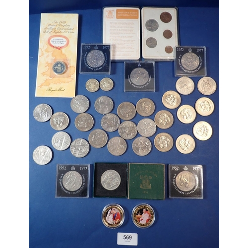 569 - A collection of British commemorative crowns including George VI 1951 Festival of Britain in green c... 