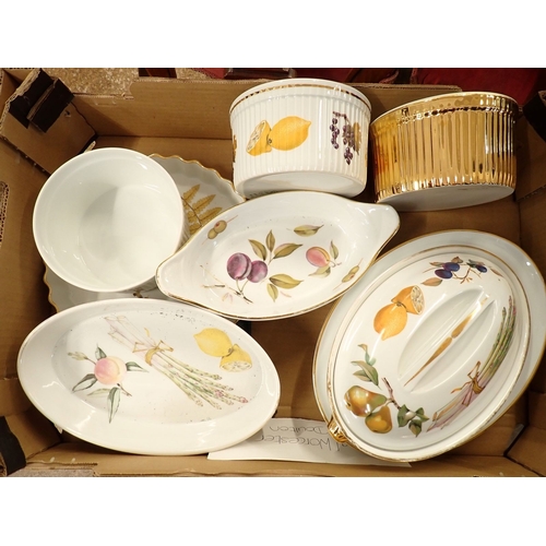 20 - A collection of Royal Worcester dinner and service ware including Evesham tureens, Wild Harvest flan... 