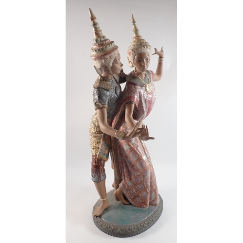1 - A large Lladro group of Thai couple dancing by Vicente Martinez, 54cm - good condition