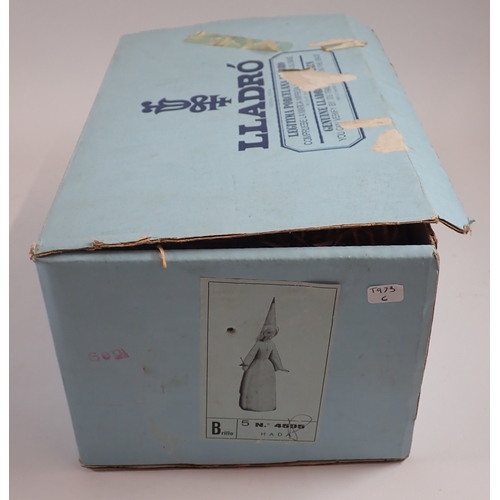 34 - A Lladro figure of medieval princess No 4595 - boxed, 28cm high