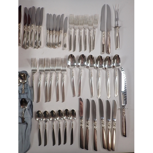 224 - An eight person setting of Community 'South Seas' pattern flat ware including dinner, starter, desse... 