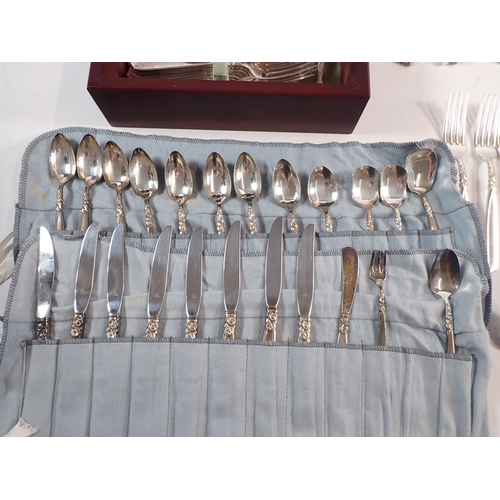 224 - An eight person setting of Community 'South Seas' pattern flat ware including dinner, starter, desse... 