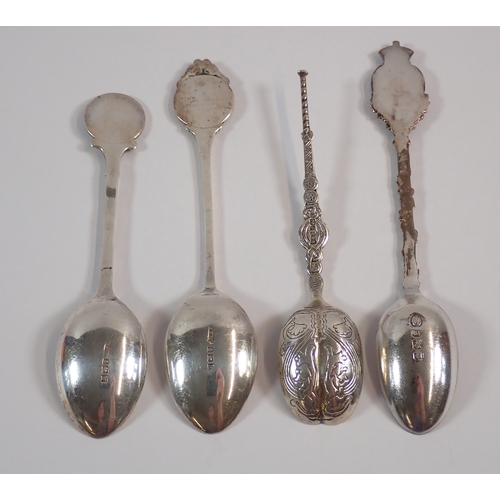 278 - A silver Queen Victoria commemorative spoon, two silver golf spoons and a silver anointing style spo... 