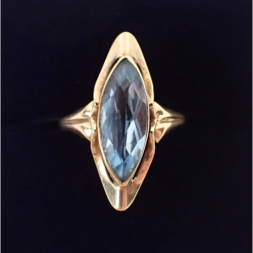 376 - A 14 carat gold ring set marquise form blue synthetic spinel, size N, 2.3g