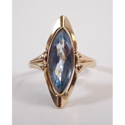 376 - A 14 carat gold ring set marquise form blue synthetic spinel, size N, 2.3g