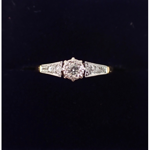 378 - An antique 18 carat gold and platinum ring illusion set diamond on diamond set shoulders, size L 1/2... 
