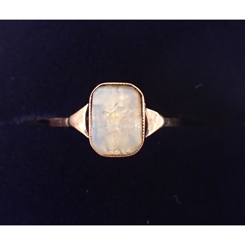 391 - A 9ct gold ring set opal, size L/M, 1g