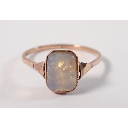 391 - A 9ct gold ring set opal, size L/M, 1g