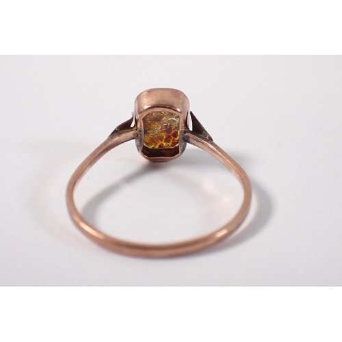 391 - A 9ct gold ring set opal, size L/M, 1g