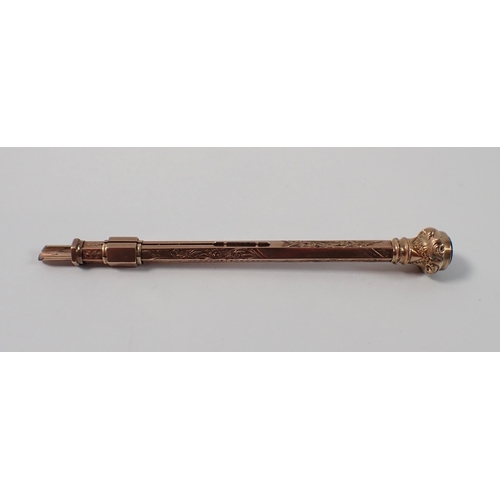 416 - A 9ct gold propelling pencil and dip pen with engraved decoration and bloodstone terminal, 9cm long,... 