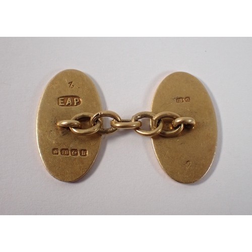 423 - A single 18ct gold cufflink, 6g