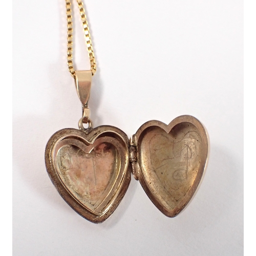 429 - A 9 carat gold heart form locket on 9 carat gold box link chain, 41cm long, total weight 4.5g