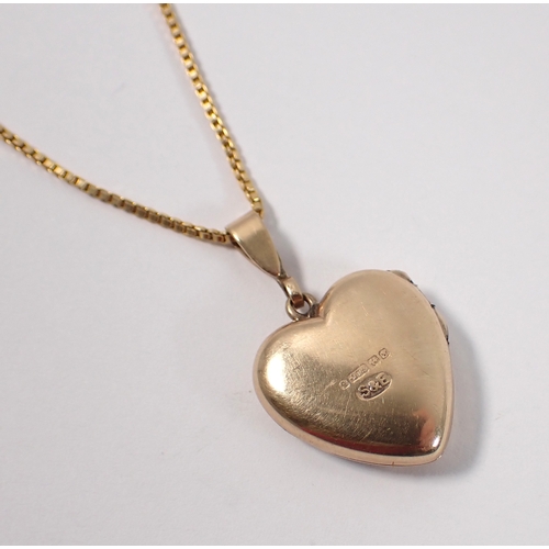 429 - A 9 carat gold heart form locket on 9 carat gold box link chain, 41cm long, total weight 4.5g